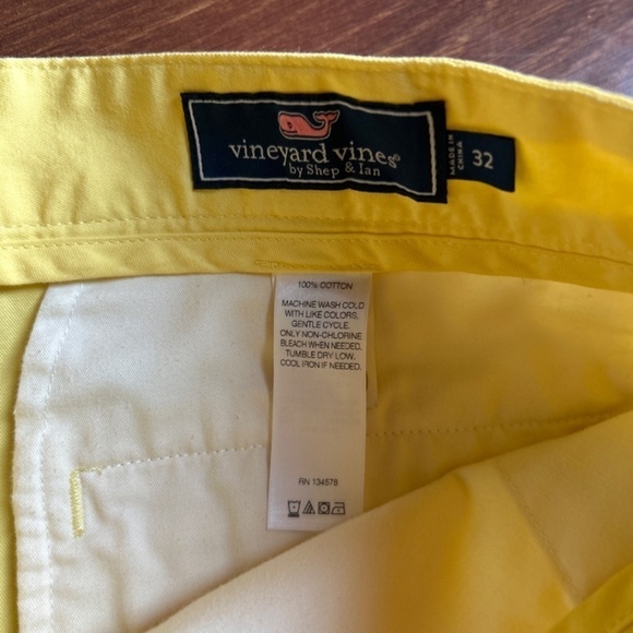 šEND of YEAR SALEšVINEYARD VINES Men's Yellow Shorts size 32 - Picture 2 of 6